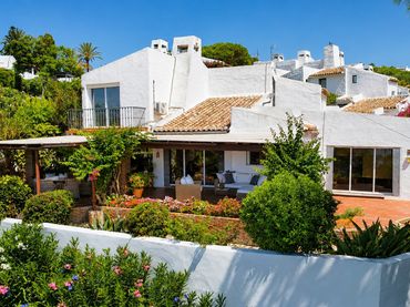 House with pool for sale in Bahía de Casares