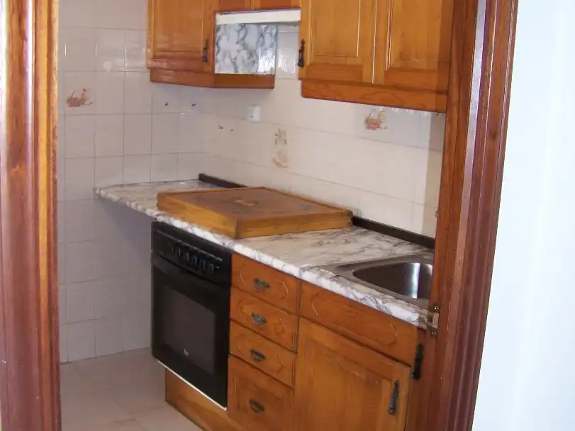 Cuina de Apartament en venda en A Coruña Capital  amb Parquet, Traster i Moblat