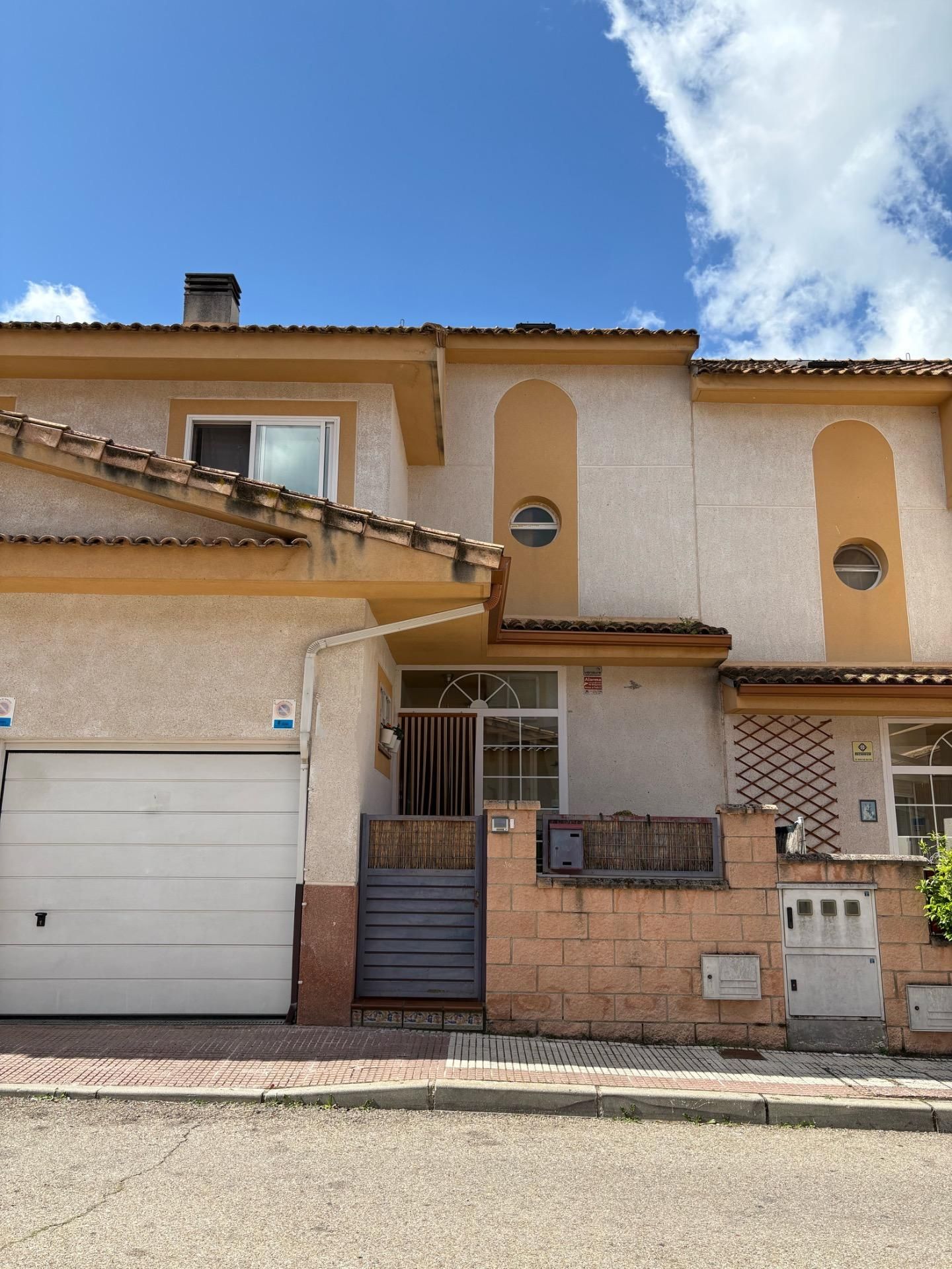 Exterior view of Single-family semi-detached for sale in Villalbilla  with Heating and Private garden