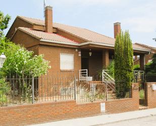 Exterior view of House or chalet for sale in Camarma de Esteruelas  with Air Conditioner, Heating and Private garden