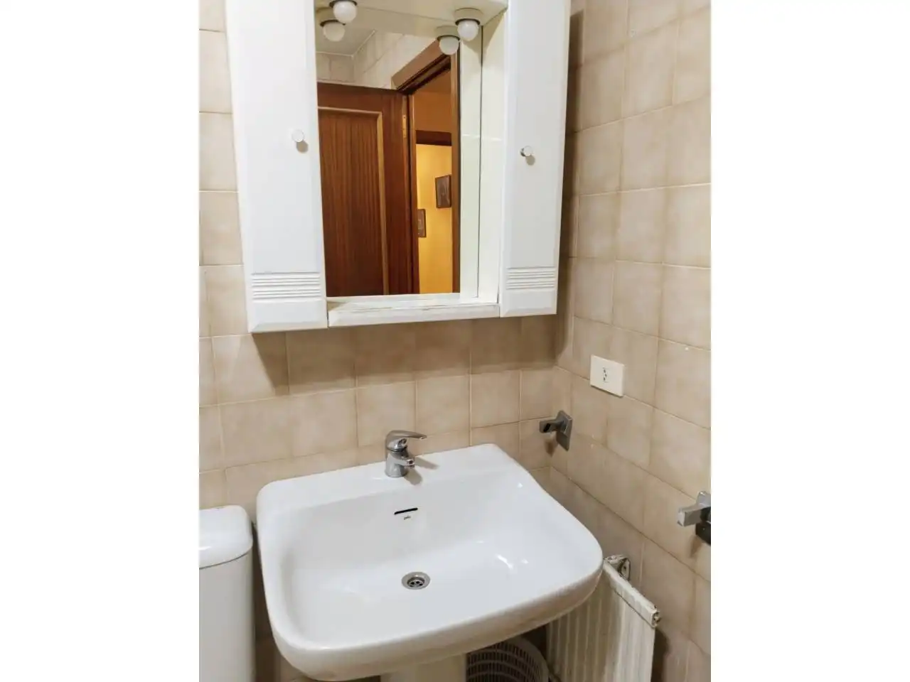 Bathroom of Flat for rent in Burgos  with Heating, Parquet flooring and Terrace