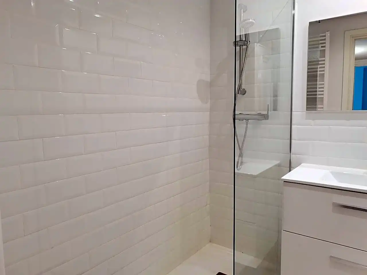 Badezimmer von Wohnung zur Miete in Madrid mit Klimaanlage, Heizung und Gemeinschaftspool