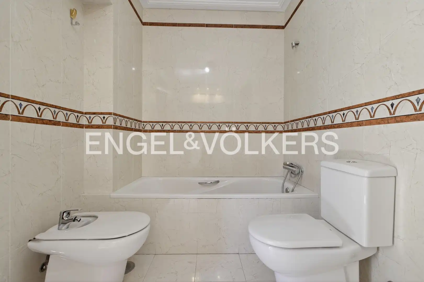 Bathroom of Houses for sale in Osuna  with Air Conditioner and Heating