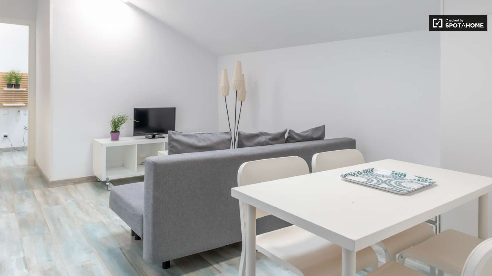 Living room of Apartment to share in  Madrid Capital  with Air Conditioner, Heating and Terrace