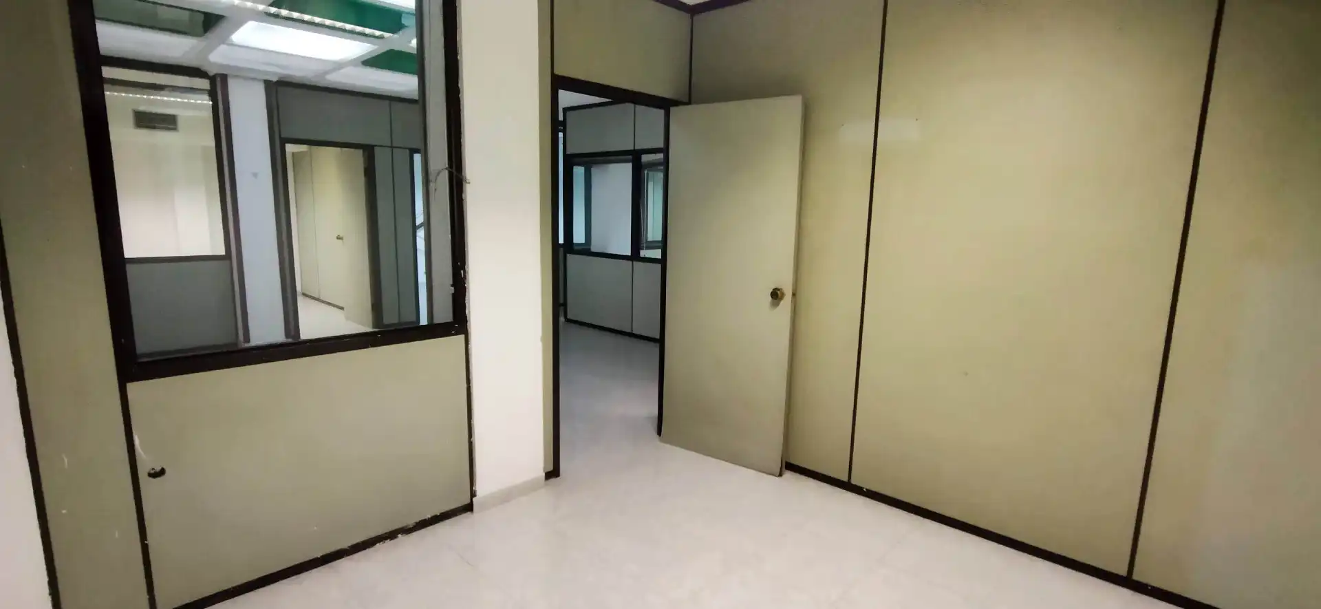 Office space with lift for sale in Avenida Granada 13, imagen 12