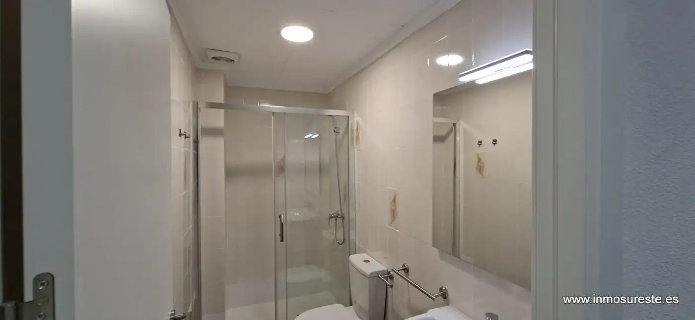 Bathroom of Flat for rent in Orihuela  with Balcony
