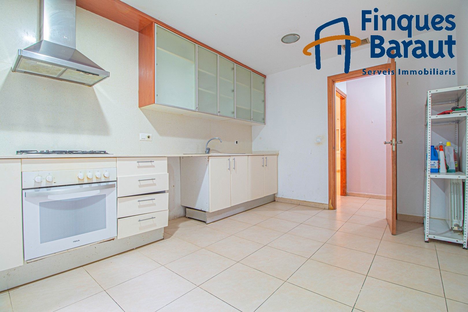 Kitchen of Flat for sale in Figueres  with Heating, Oven and Internet