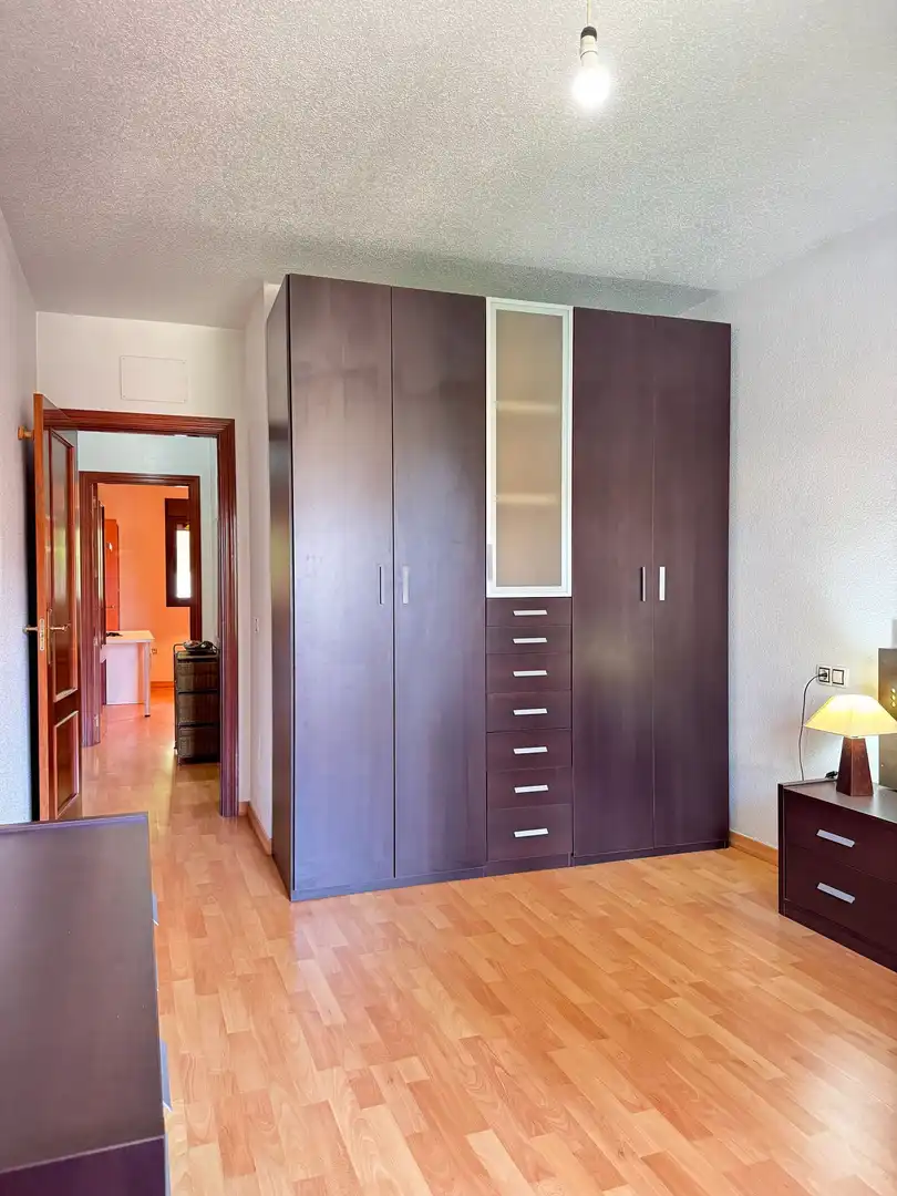 Dormitori de Apartament en venda en Roquetas de Mar amb Aire condicionat, Terrassa i Piscina comunitària