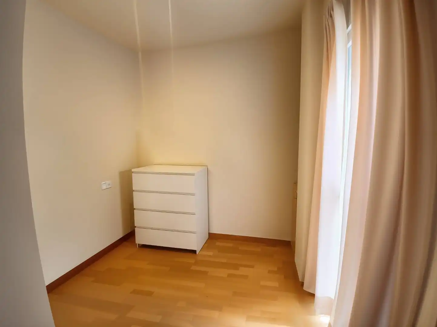Habitación de Ático de alquiler en Cartagena con Aire acondicionado, Calefacción y Parquet