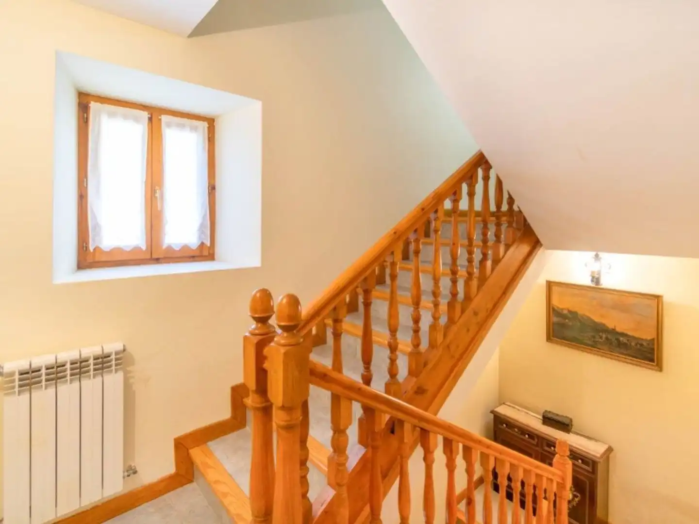 Country homes for sale in Uztárroz / Uztarroze