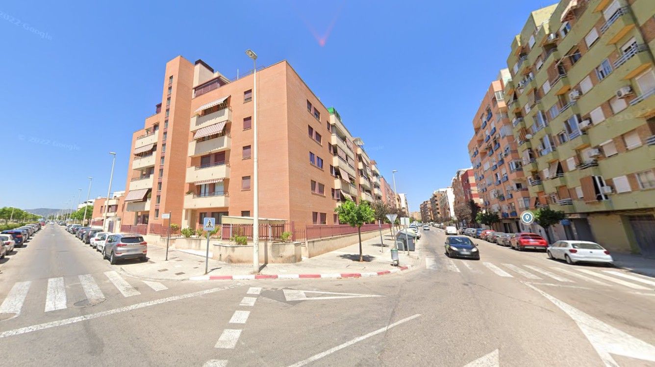 Vista exterior de Pis en venda en Sagunto / Sagunt amb Balcó i Piscina comunitària