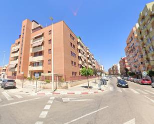 Vista exterior de Pis en venda en Sagunto / Sagunt amb Balcó i Piscina comunitària