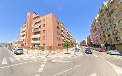 Vista exterior de Pis en venda en Sagunto / Sagunt amb Balcó i Piscina comunitària