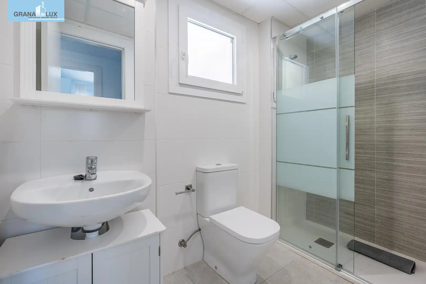 Badezimmer von Wohnung zum Verkauf in Almuñécar mit Terrasse, Abstellraum und Balkon