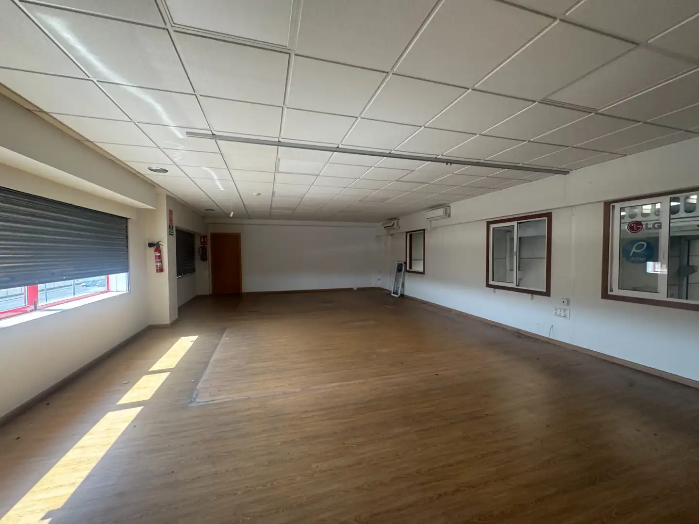 Fabrikhallen zur Miete in San Cibrao das Viñas