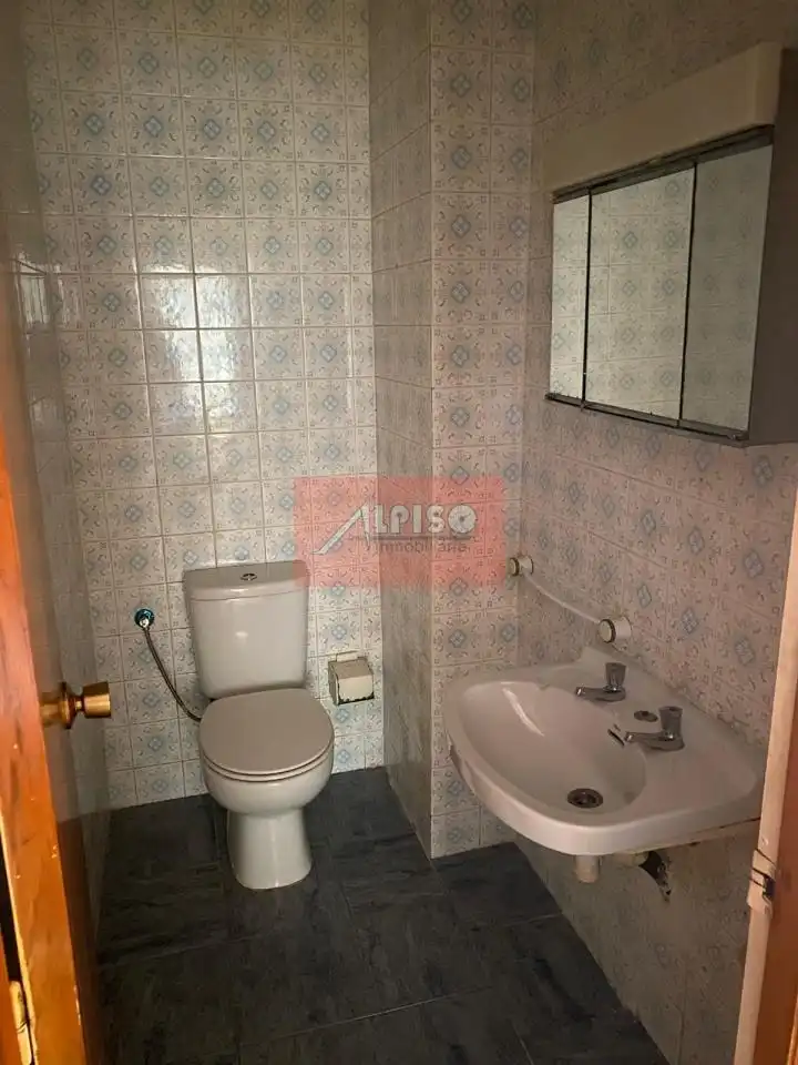 Bany de Pis en venda en Ribadavia amb Calefacció, Parquet i Traster