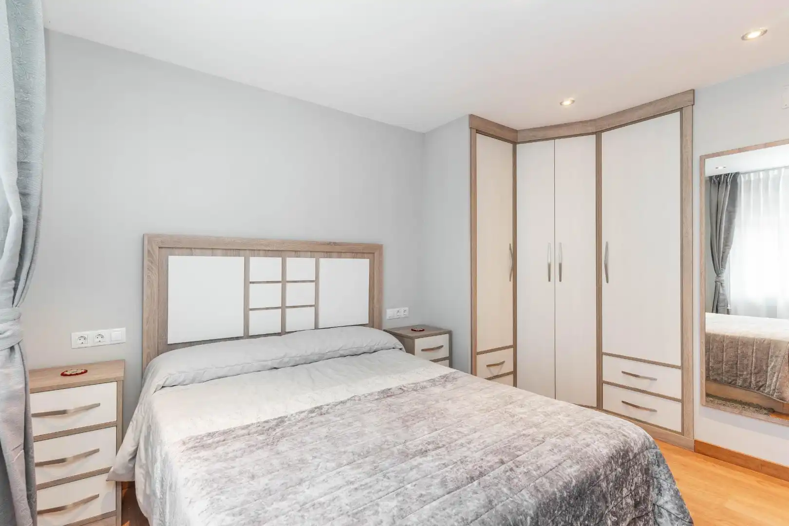 Bedroom of Apartments for sale in San Martín del Rey Aurelio  with Heating, Parquet flooring and Storage room