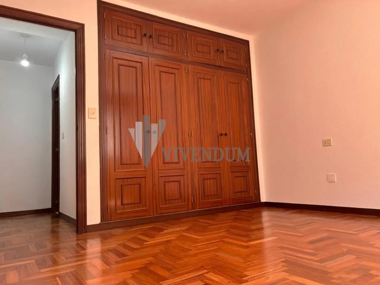 Habitación de Piso de alquiler en Vigo  con Calefacción, Parquet y Terraza