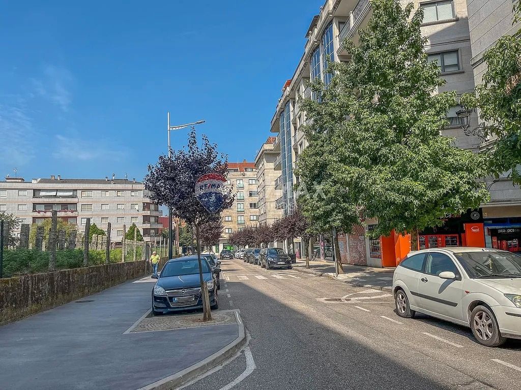 Vista exterior de Pis en venda en Ponteareas amb Calefacció, Parquet i Traster