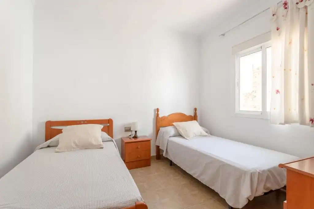Dormitori de Casa adosada en venda en Valle de Abdalajís amb Terrassa, Moblat i Balcó