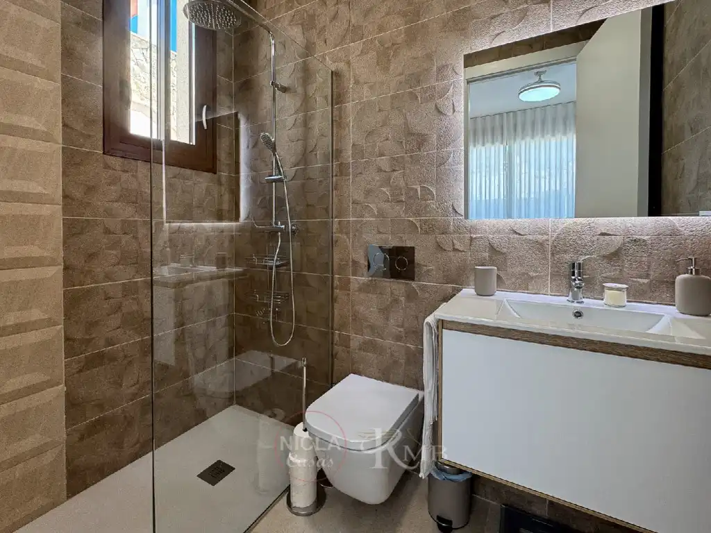 Bany de Casa o xalet de lloguer en Vera amb Aire condicionat, Terrassa i Piscina