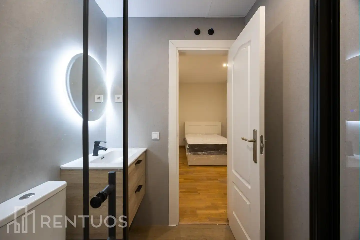 Bedroom of Flat for rent in Madrid  with Air Conditioner, Heating and Furnished