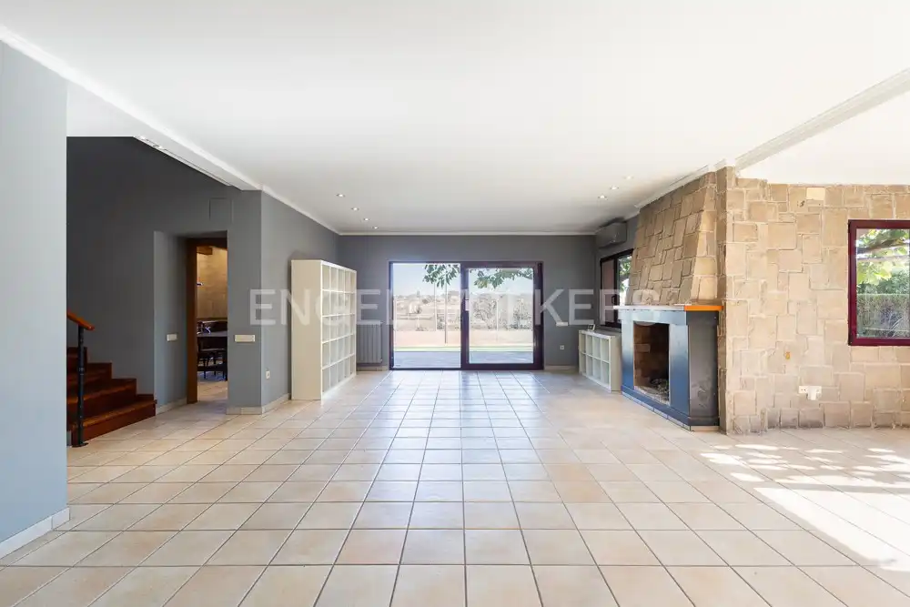 Living room of Houses for sale in La Pobla de Vallbona  with Air Conditioner, Heating and Private garden