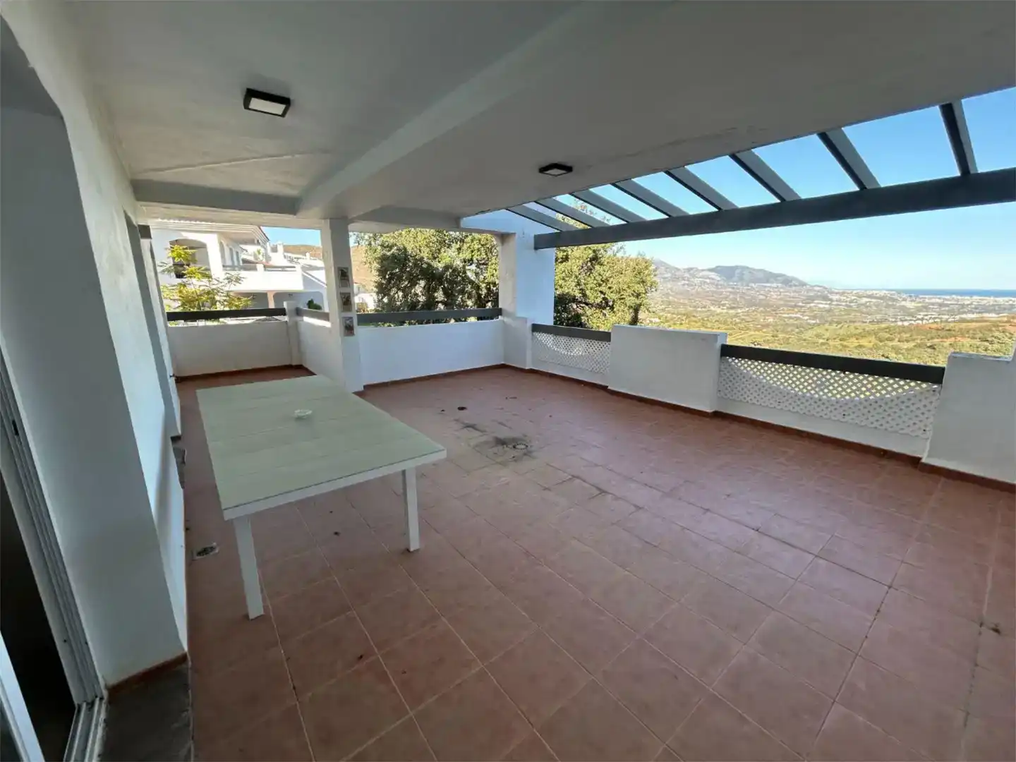 Terraza de Piso en venta en Ojén con Aire acondicionado, Piscina y Balcón
