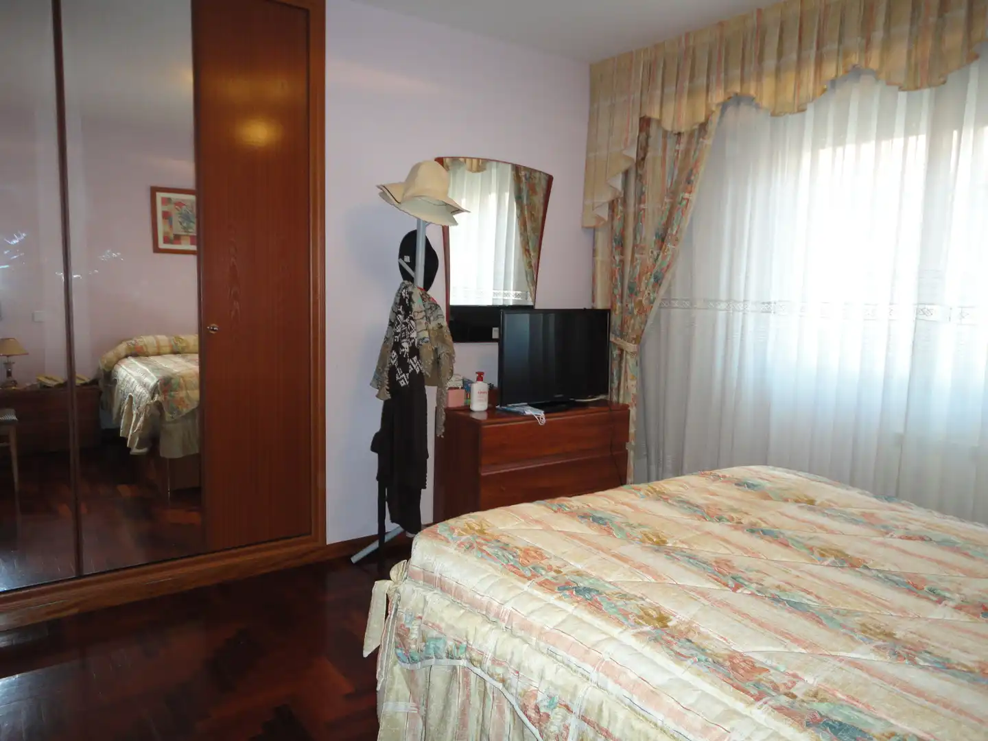 Habitación de Casa adosada en venta en Valladolid con Calefacción, Jardín privado y Parquet