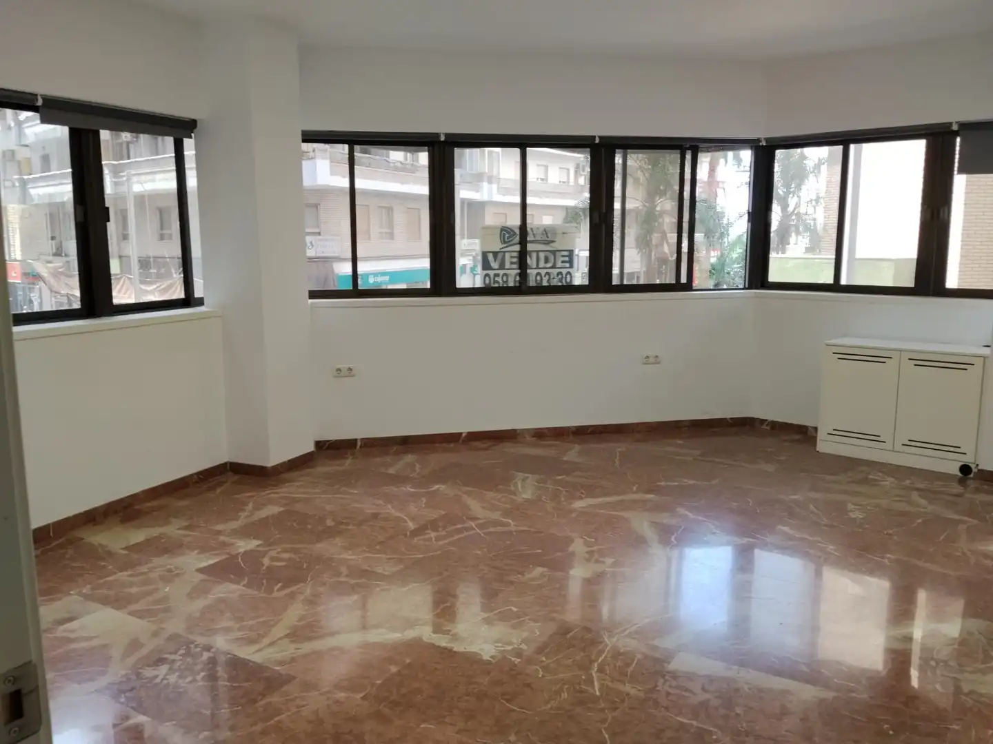 Office for rent in Motril  with Alarm