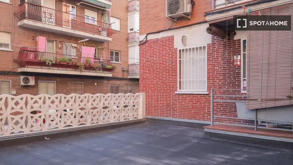 Terrassa de Pis de lloguer en Madrid amb Aire condicionat, Calefacció i Moblat