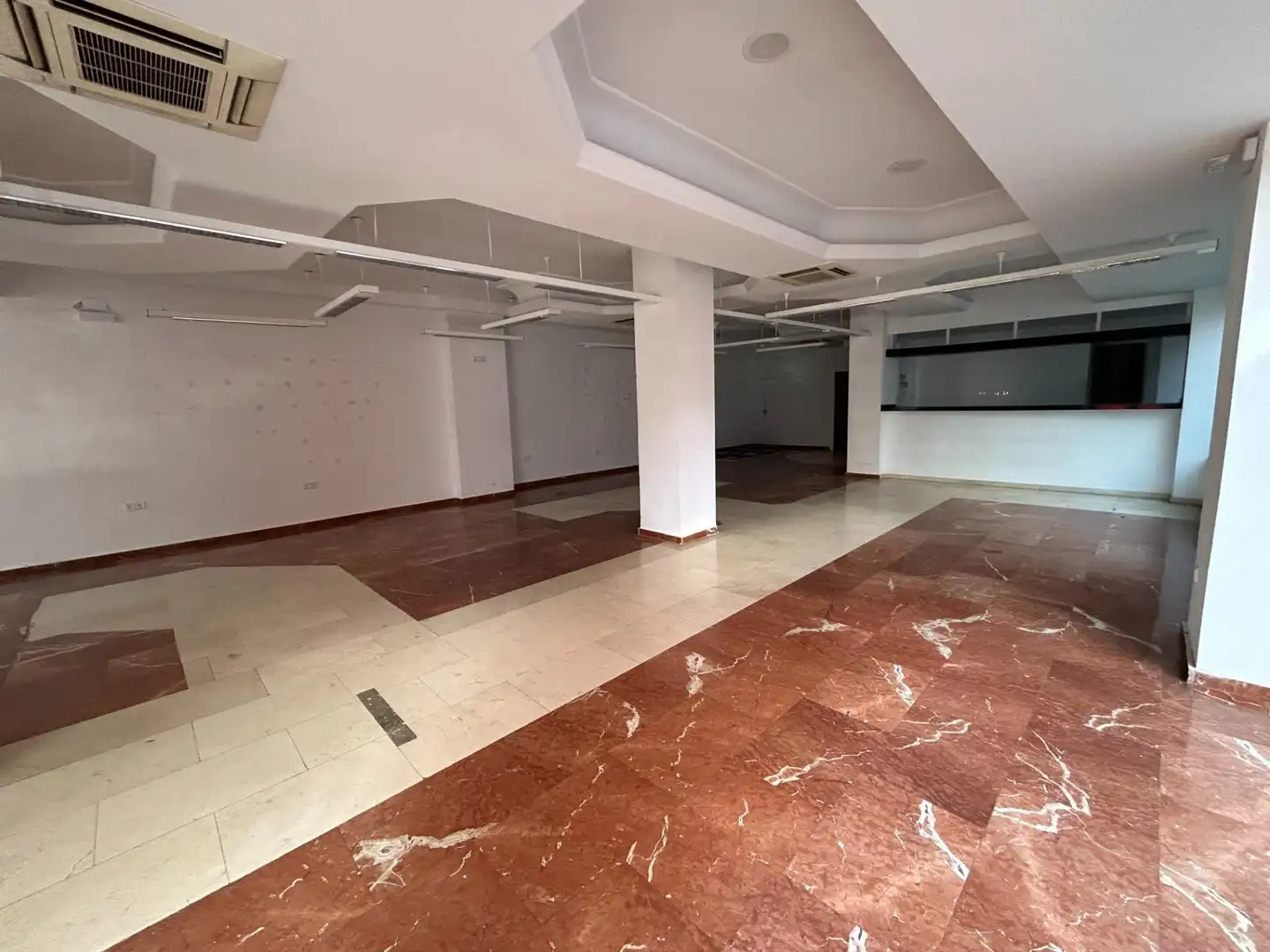 Local comercial de lloguer a Calle de Sigüenza, imagen 8