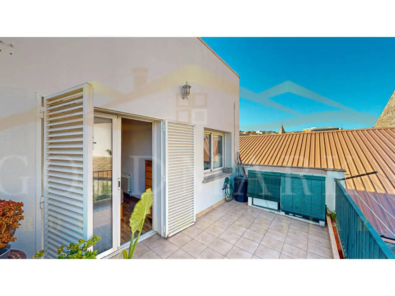 Vista exterior de Piso en venta en Sant Vicenç Dels Horts con Aire acondicionado, Calefacción y Parquet