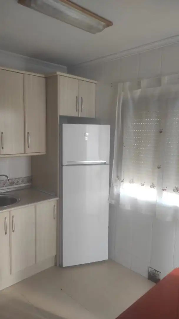 Cocina de Apartamento de alquiler en Cáceres con Aire acondicionado, Calefacción y Amueblado
