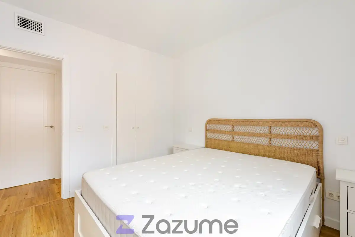 Schlafzimmer von Wohnung zur Miete in Madrid mit Klimaanlage, Heizung und Terrasse
