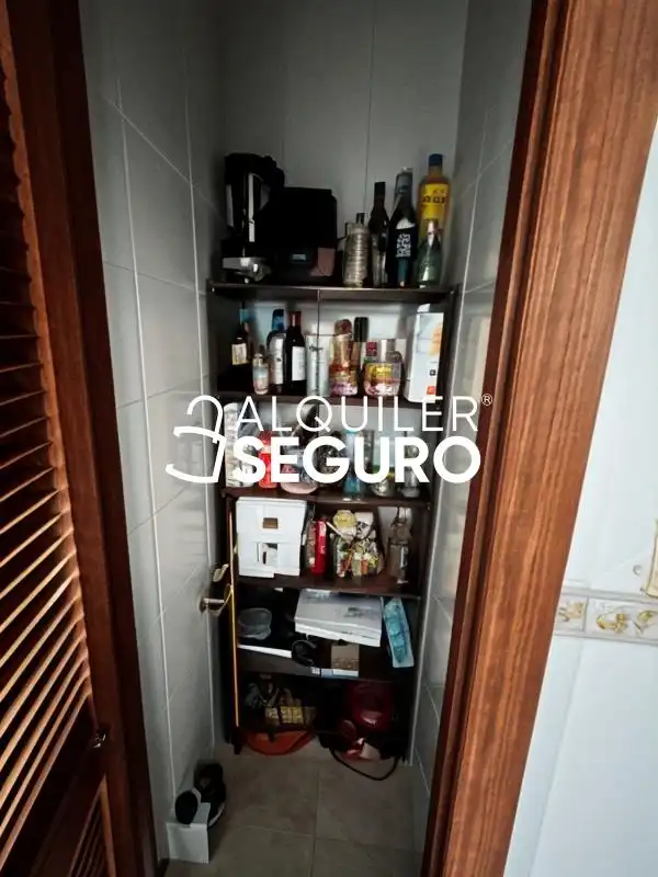 Piso de alquiler en Granada con Terraza y Amueblado