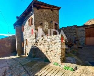 Vista exterior de Casa o xalet en venda en Rialp amb Balcó