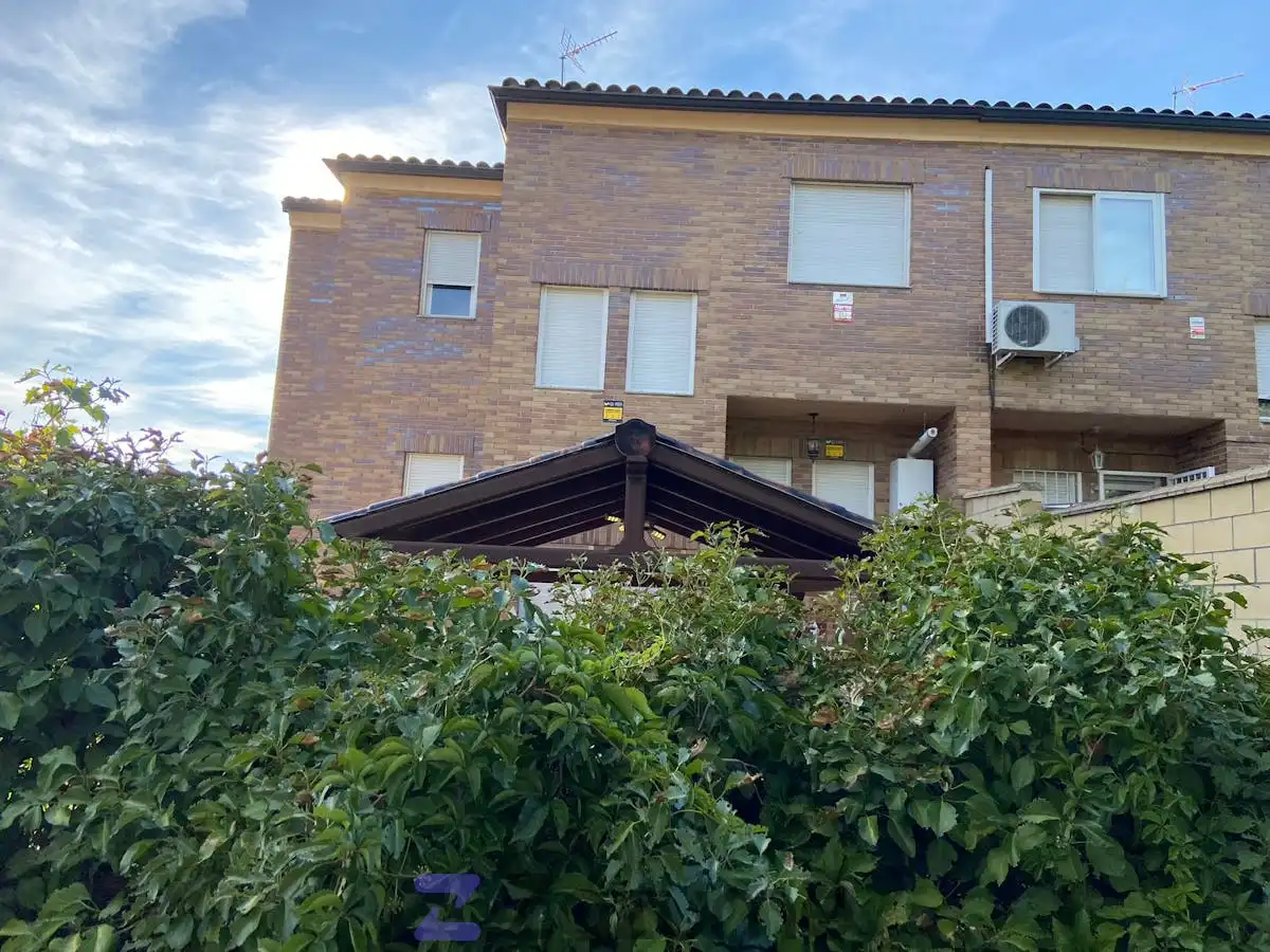 Casa o chalet de alquiler en C. Valencia, Ugena