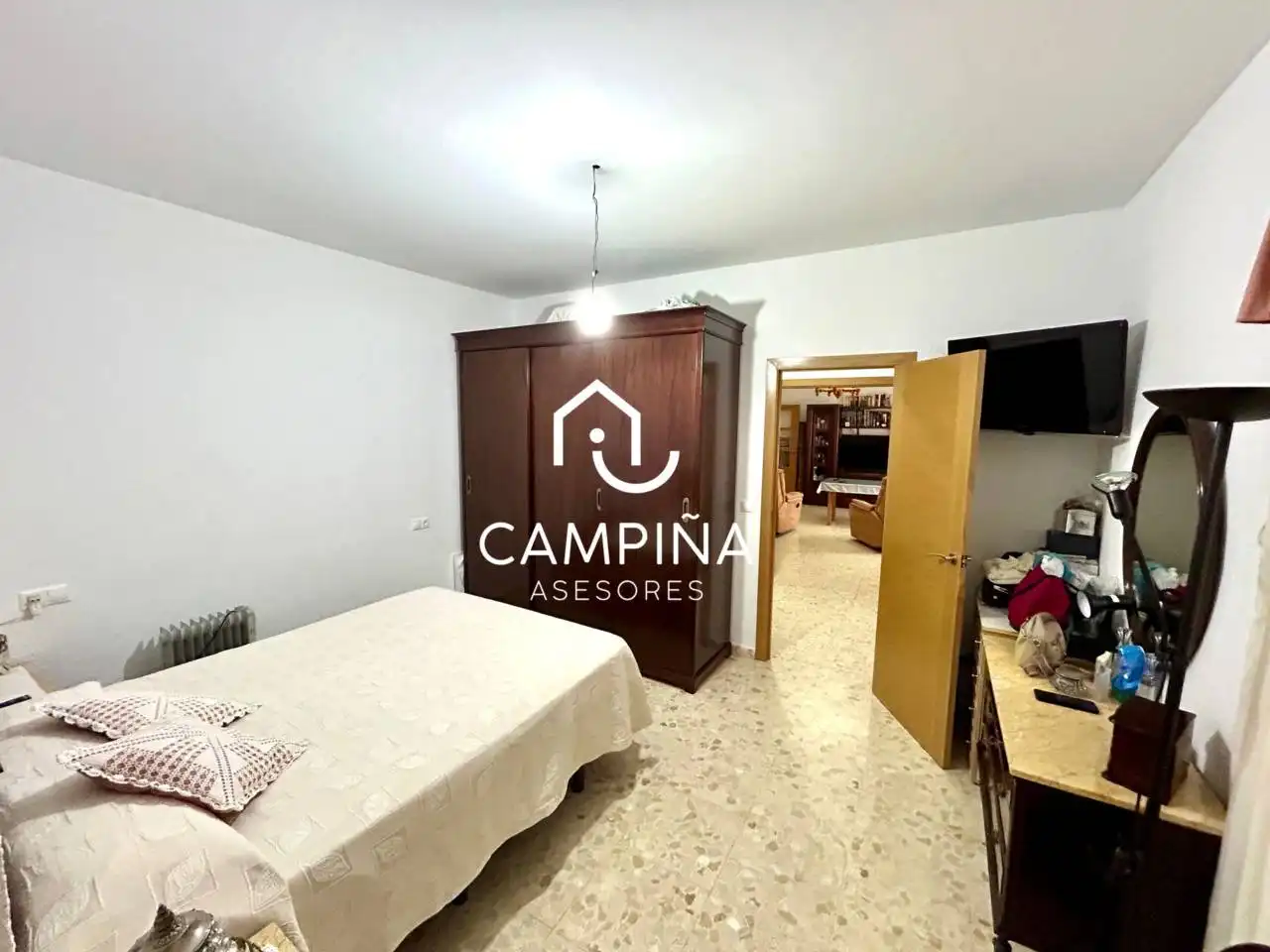 Dormitori de Finca rústica en venda en Beas amb Aire condicionat, Jardí privat i Terrassa