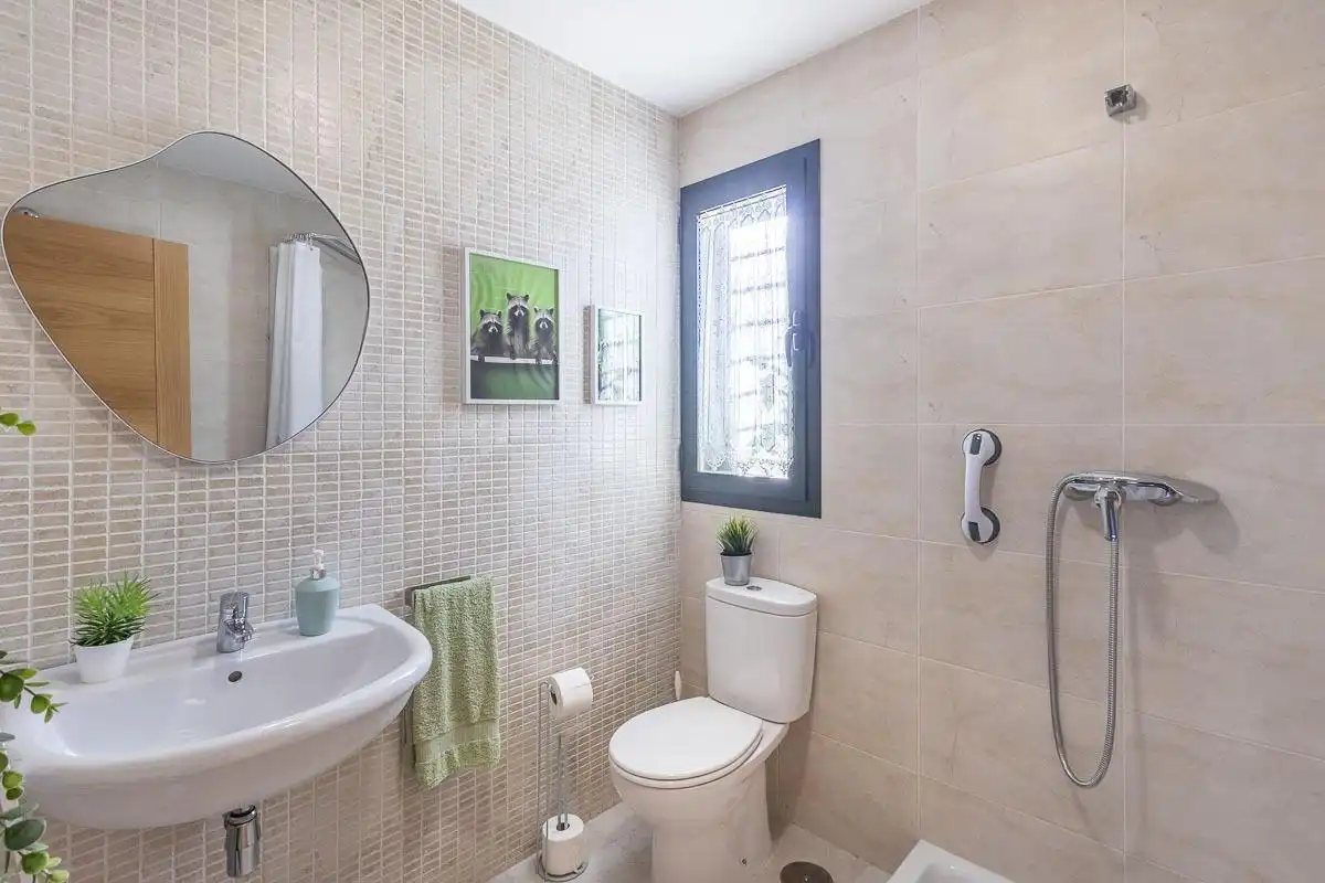 Baño de Casa adosada en venta en Las Gabias con Piscina comunitaria