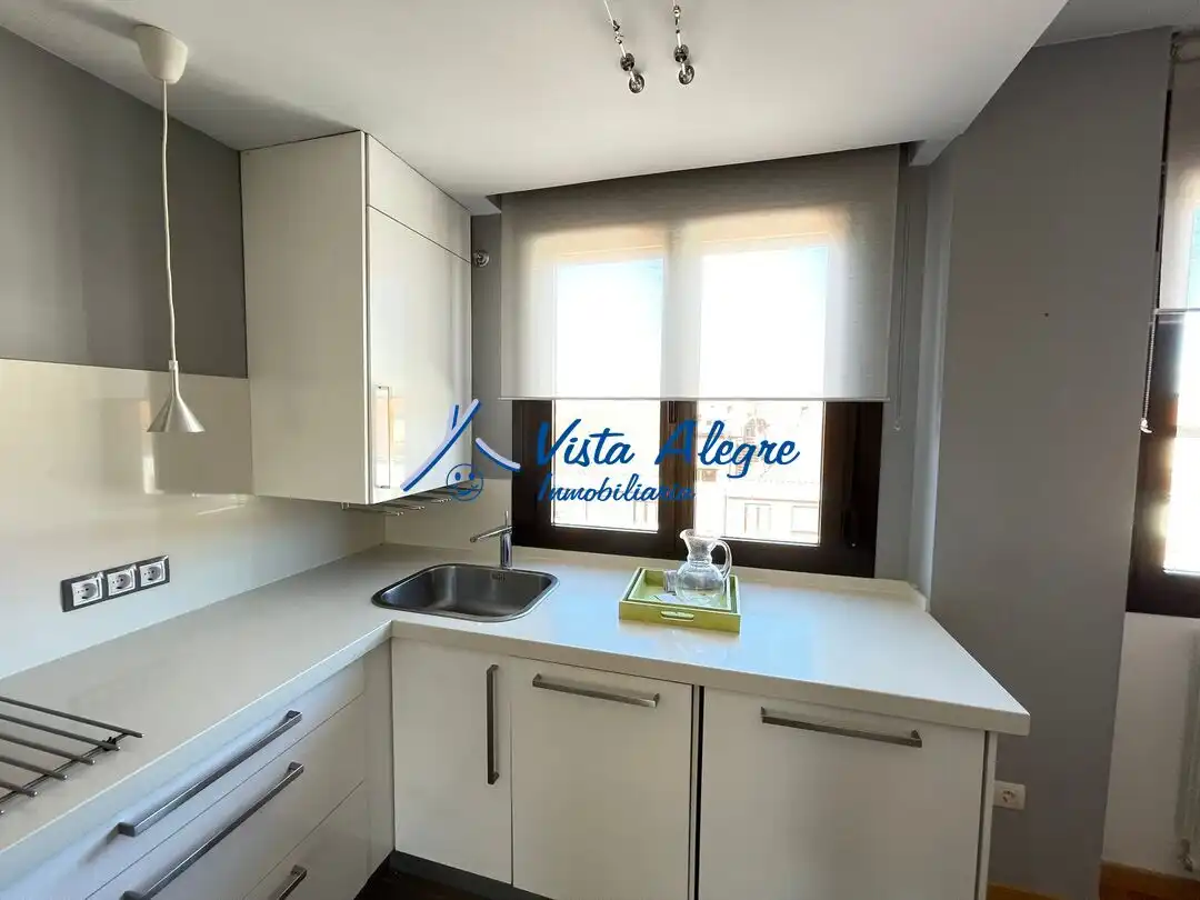 Cocina de Ático en venta en Haro con Calefacción, Parquet y Terraza