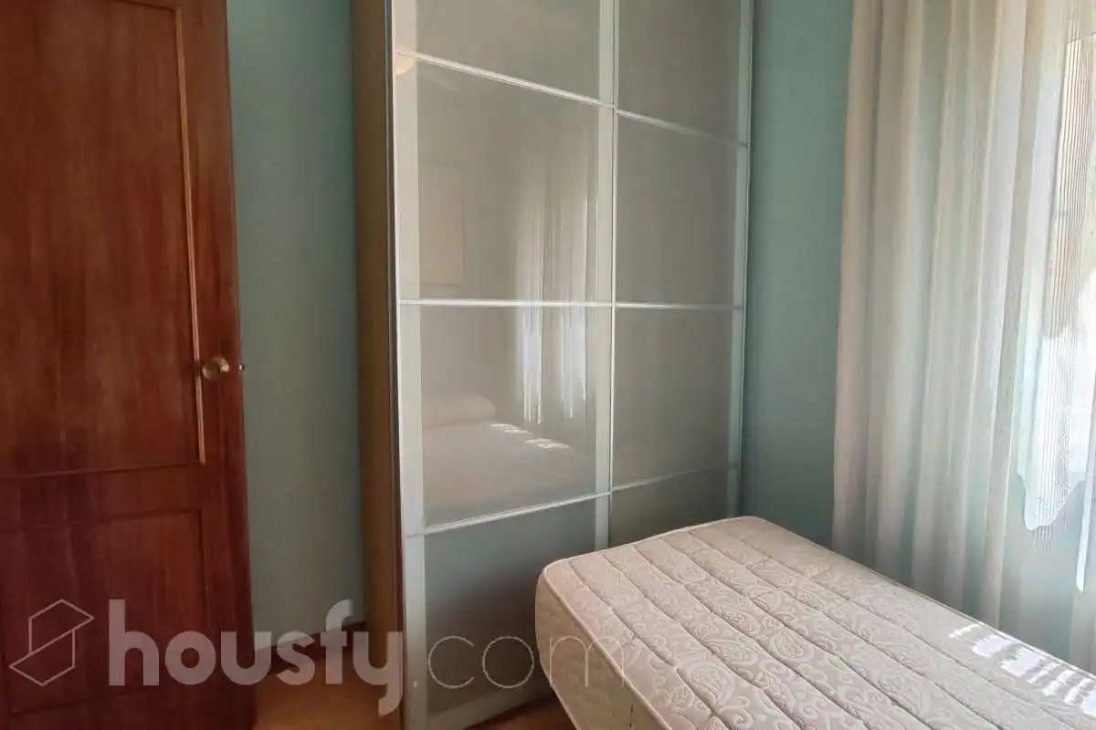 Bedroom of Flat for rent in Madrid  with Air Conditioner, Heating and Parquet flooring
