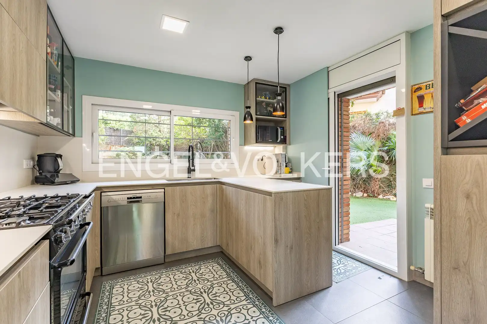 Kitchen of Houses for sale in Sant Cugat del Vallès  with Air Conditioner, Heating and Private garden