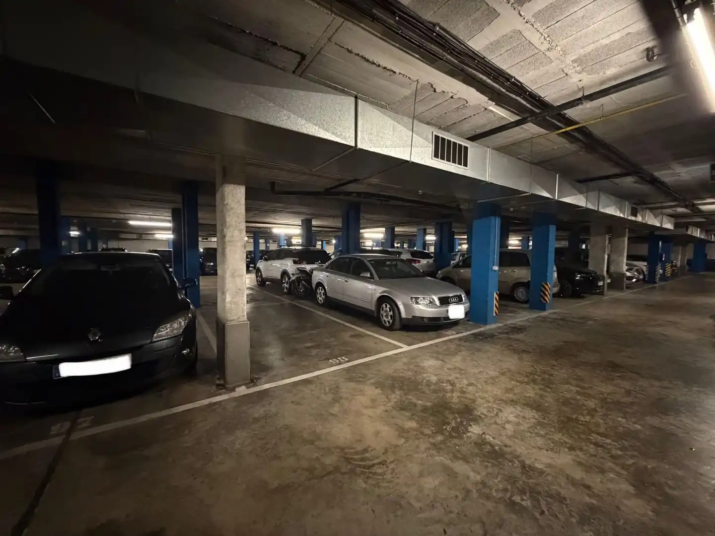 Parking de Piso en venta en Girona con Aire acondicionado, Jardín privado y Terraza