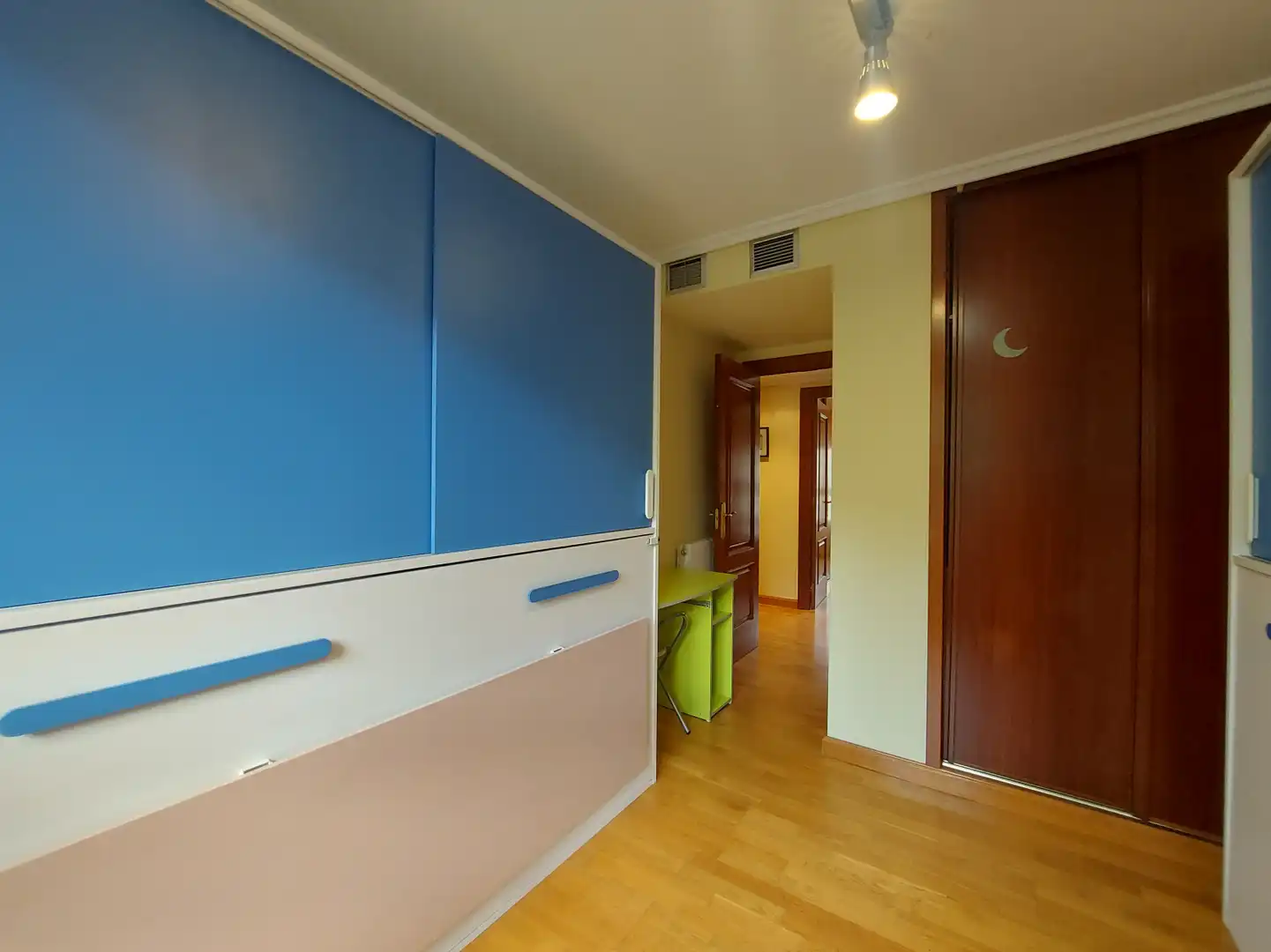Piso de alquiler en  Logroño con Calefacción, Balcón y Piscina comunitaria