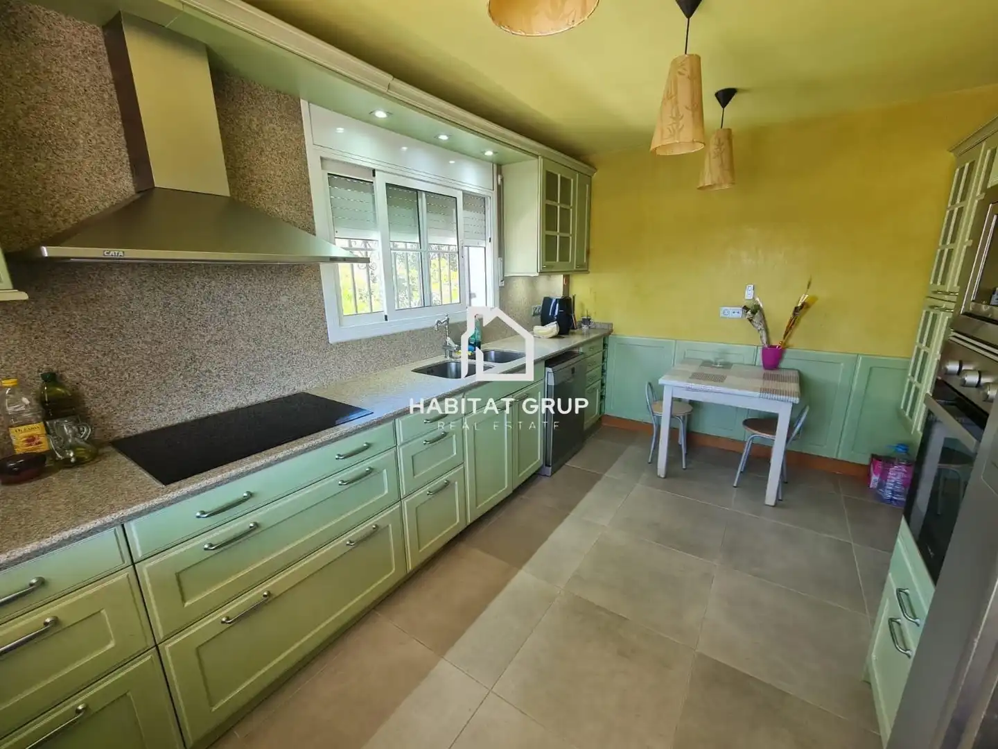 Cocina de Casa o chalet en venta en Blanes con Aire acondicionado, Calefacción y Jardín privado