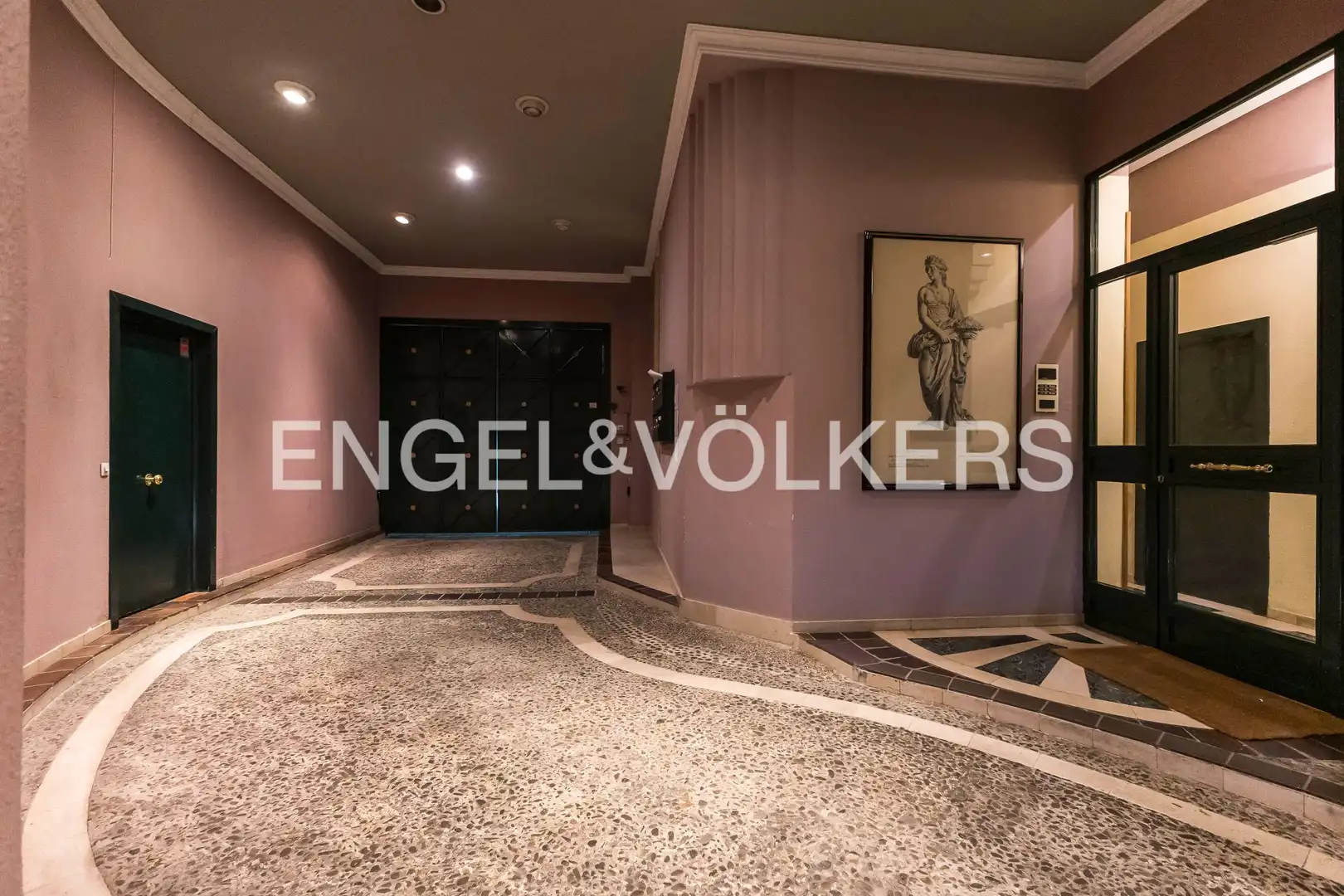 Flat for sale in Madrid  with Air Conditioner, Heating and Storage room