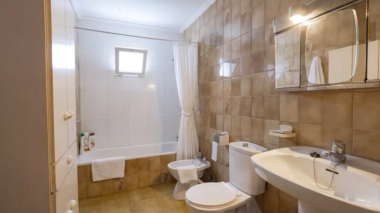 Bathroom of Houses for sale in Oliva  with Terrace and Furnished