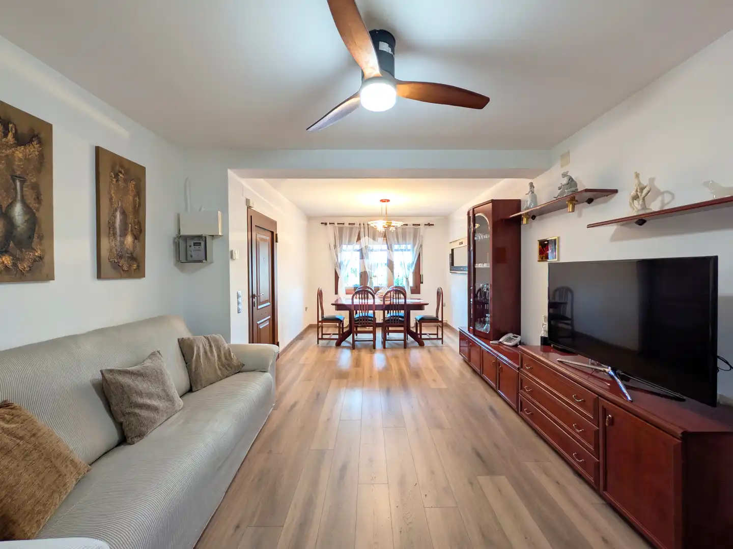 Sala de estar de Casa o chalet en venta en Esparreguera con Aire acondicionado, Calefacción y Parquet