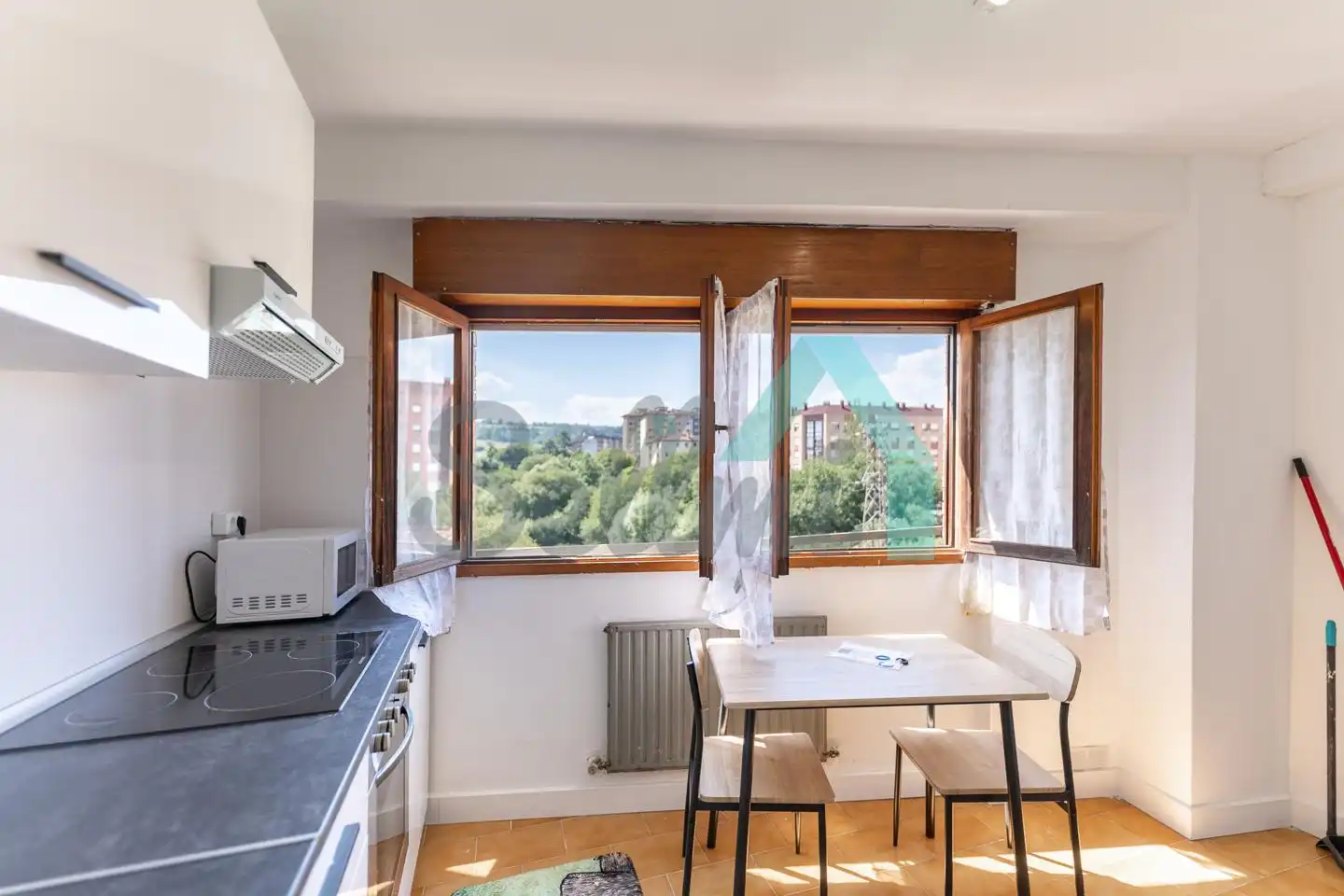 Kitchen of Flat for rent in Oviedo   with Heating, Parquet flooring and Furnished